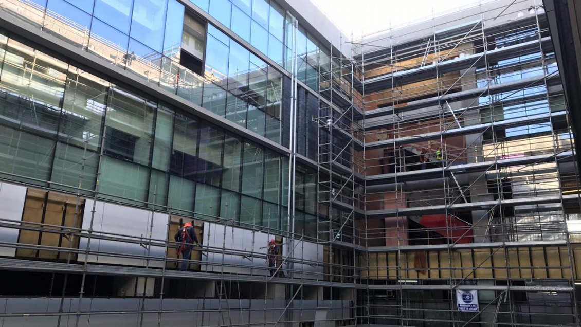 Construcción del Hospital de San Antonio fue paralizada por brote de Covid-19