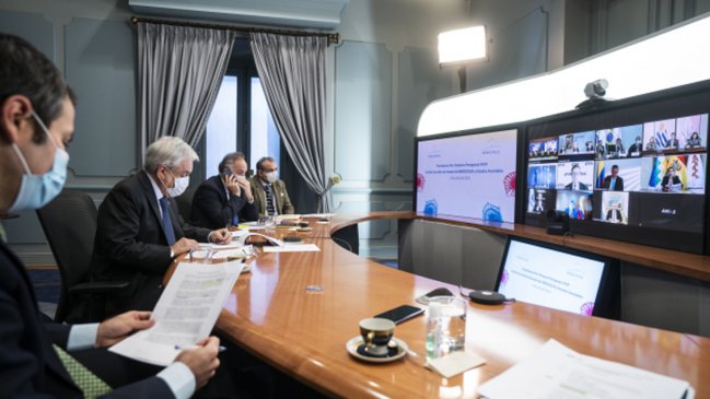 Piñera insta al Mercosur a trabajar en conjunto ante el 