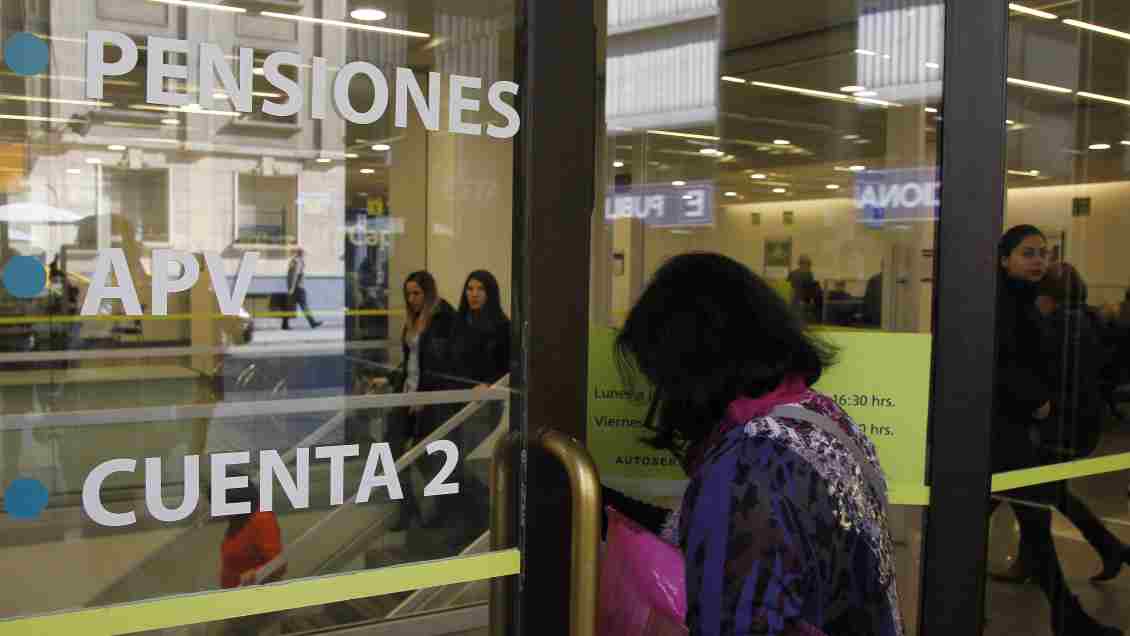 Encuesta: 83 por ciento respalda retiro excepcional de fondos de pensiones
