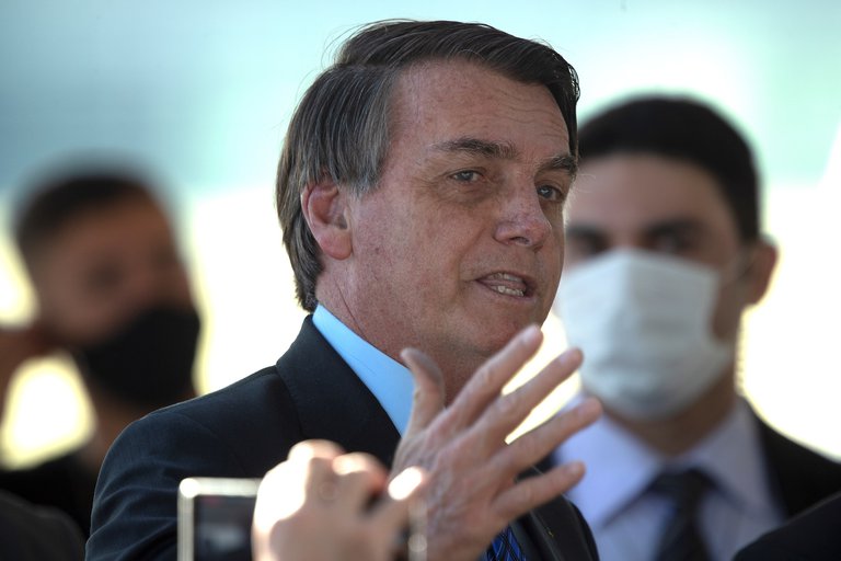 Bolsonaro tiene síntomas de Covid-19, según la prensa brasileña