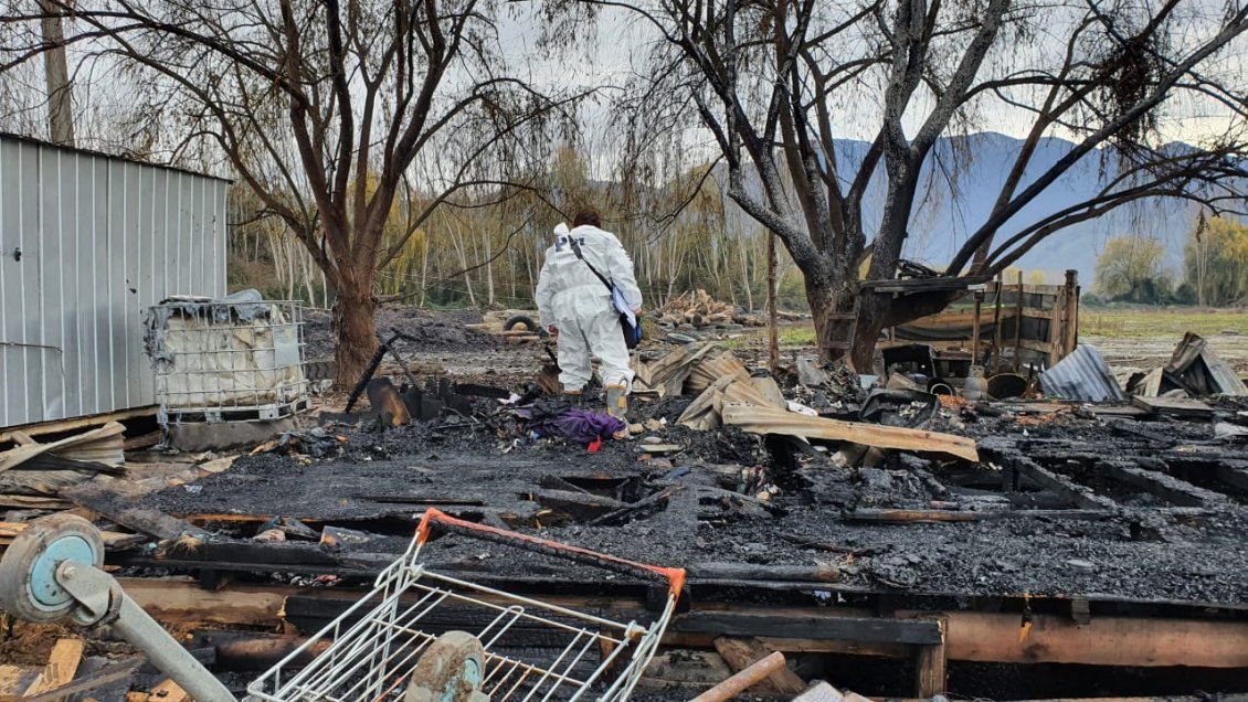 PDI investiga presunto homicidio tras incendio en Doñihue