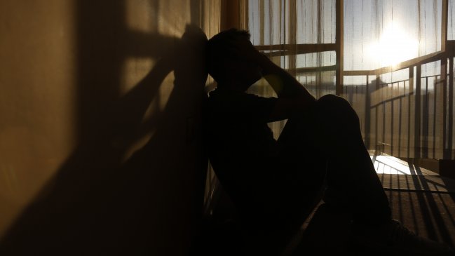  Estudio: 40% de chilenos en confinamiento presenta cuadros depresivos  