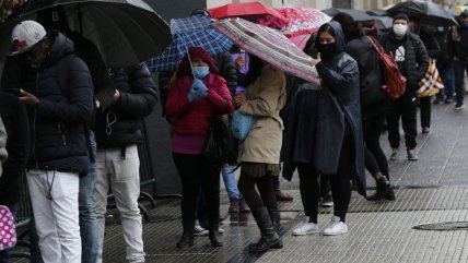  Largas filas en oficina de ChileAtiende para realizar trámite de pensiones  