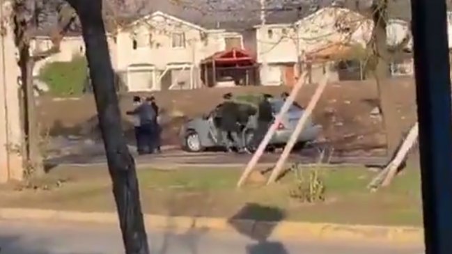 Tras comprar en un almacén: Automovilista sufrió violento asalto a mano armada en Puente Alto