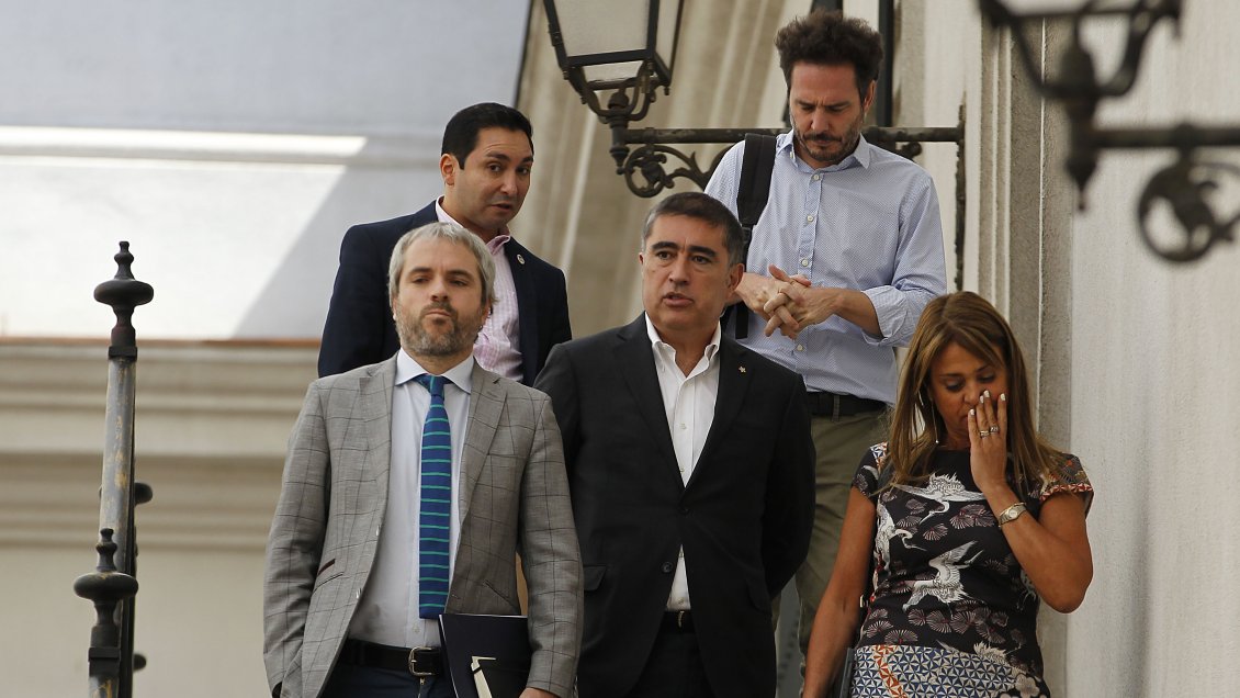 Recriminaciones en Chile Vamos por retiro de fondos: 