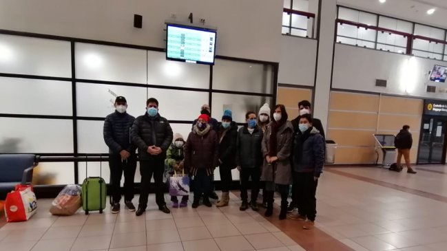 Pacientes trasladados a regiones retornaron a Santiago tras superar el Covid-19