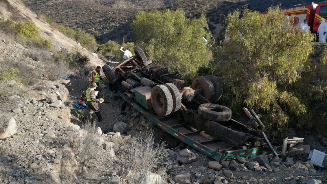 Camionero murió tras desbarrancar en ruta entre Coquimbo y Andacollo