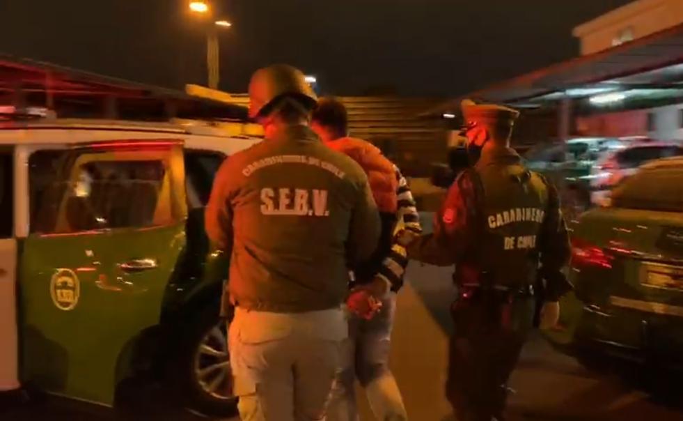 Carabineros detuvo a dos sospechosos del robo de un vehículo luego de un operativo en Iquique