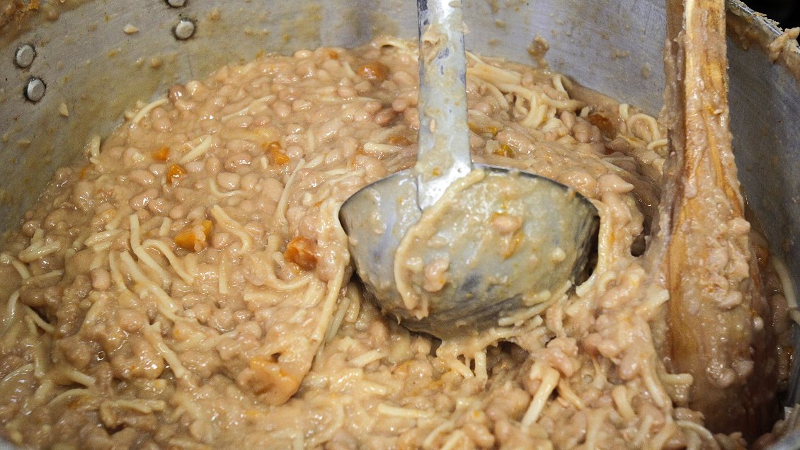 Cocinera sorprendida en infracción: 