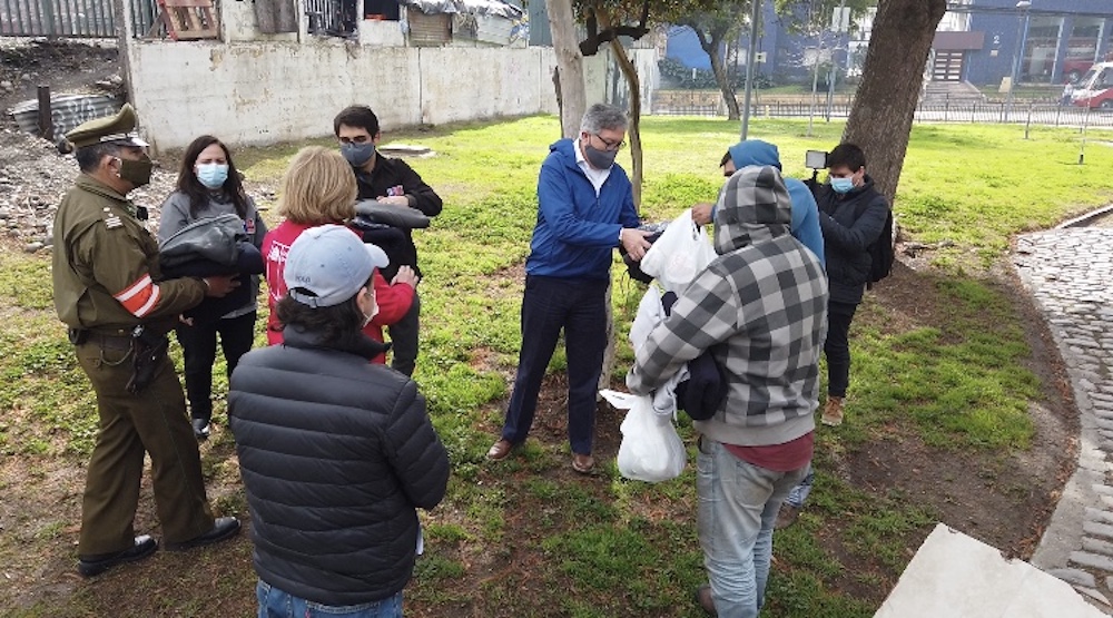 Autoridades entregan ayuda a personas en situación de calle en Rancagua