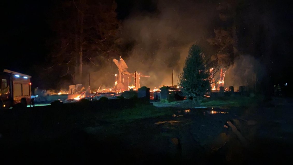 Formalizan a tres sospechosos de ataque incendiario: Dos quedan con arresto domiciliario