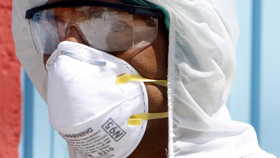 Inventor de la N95 suspende su jubilación para luchar contra la pandemia
