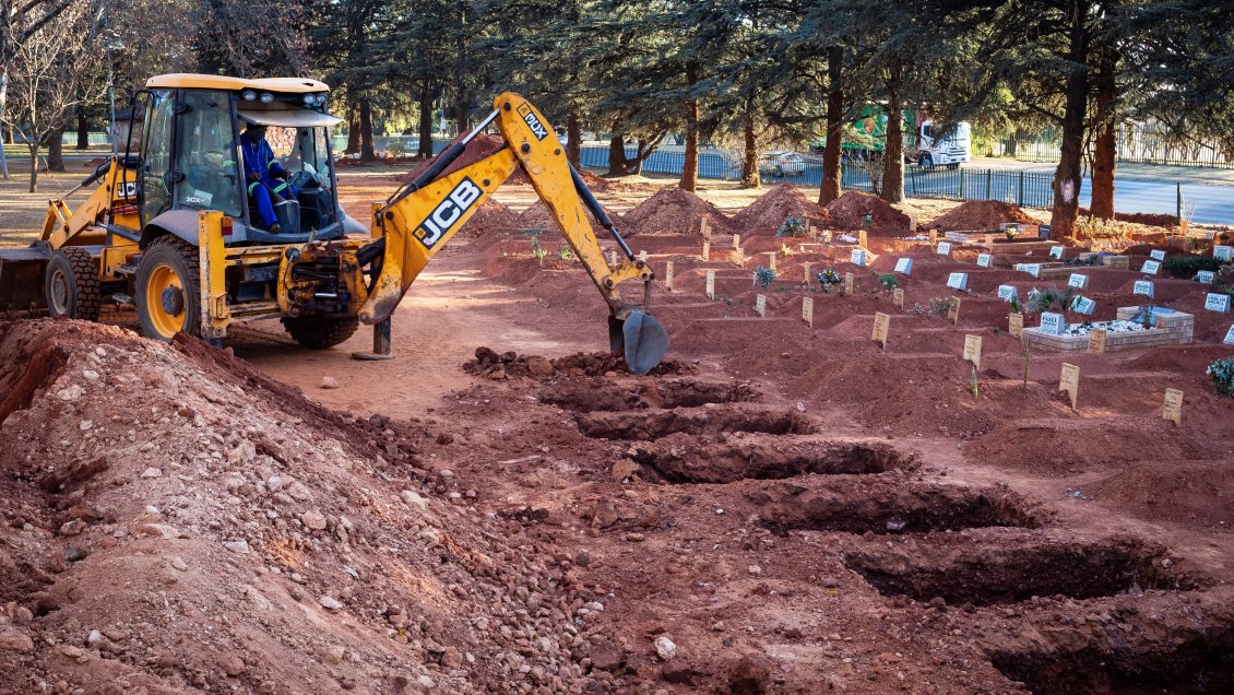 Sudáfrica registró récord de 216 muertes por Covid-19 en un solo día