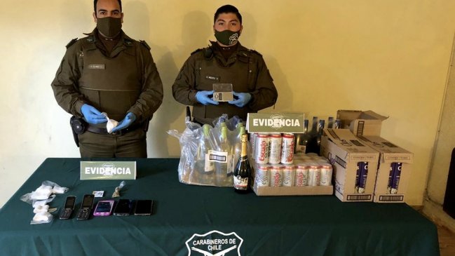 Carabineros detuvo a mujer por venta clandestina de alcohol y microtráfico en Chépica