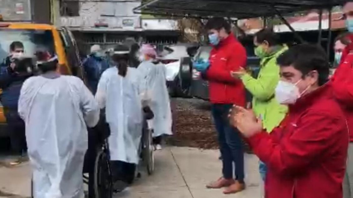 Adultos mayores volvieron a su recinto de origen tras recuperarse del Covid-19 en Curicó