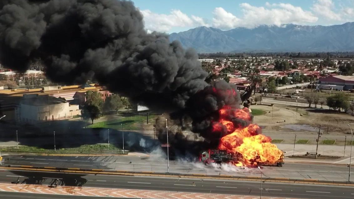 Camión repartidor de gas se incendió en la entrada norte de Rancagua