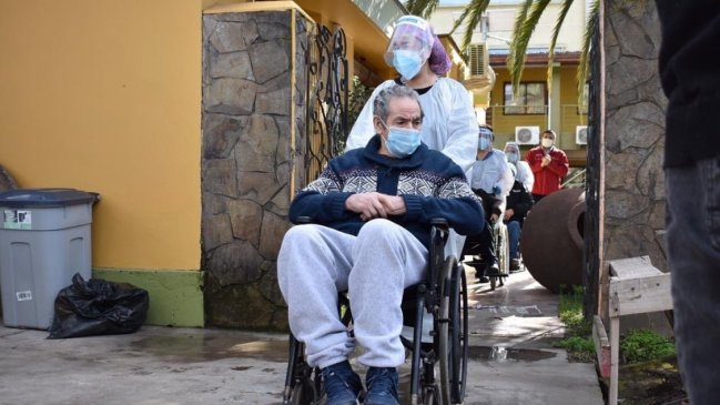 Habilitan primera residencia espejo transitoria en Chillán tras brote de Covid-19 en hogar de ancianos