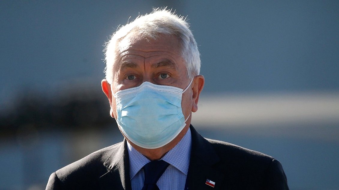 Patricio Bañados, Gabriela Hernández y Mary Rose Mac-Gill hicieron efecto en ministro Paris