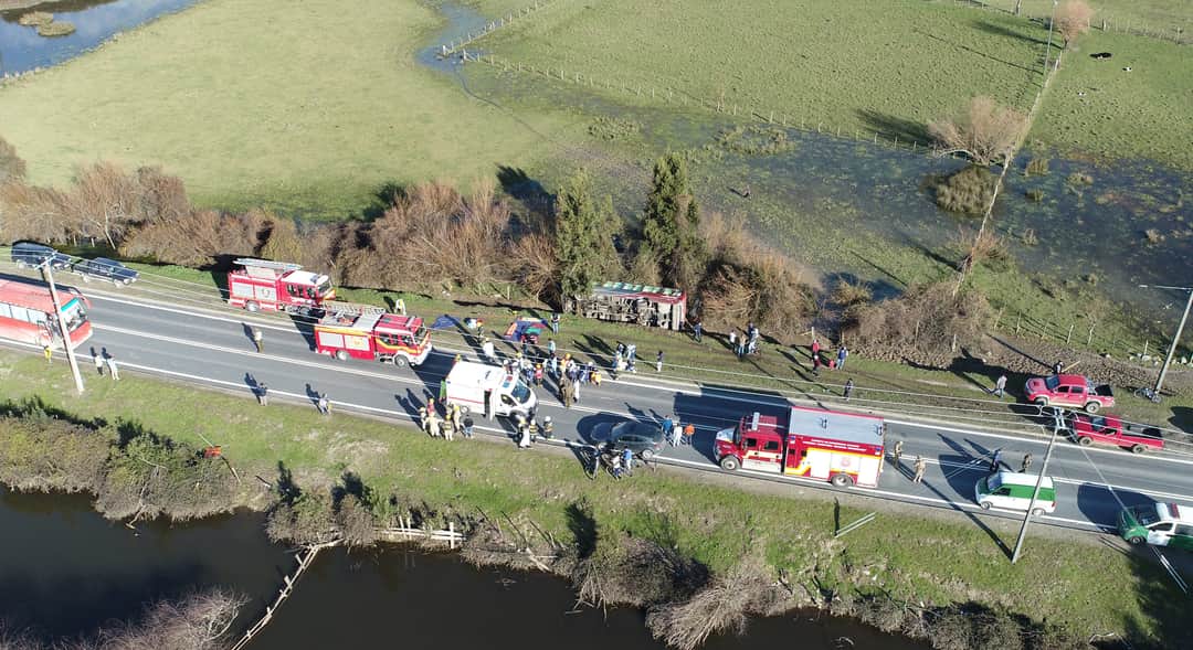 Choque entre ambulancia y bus dejó 18 lesionados en Arauco