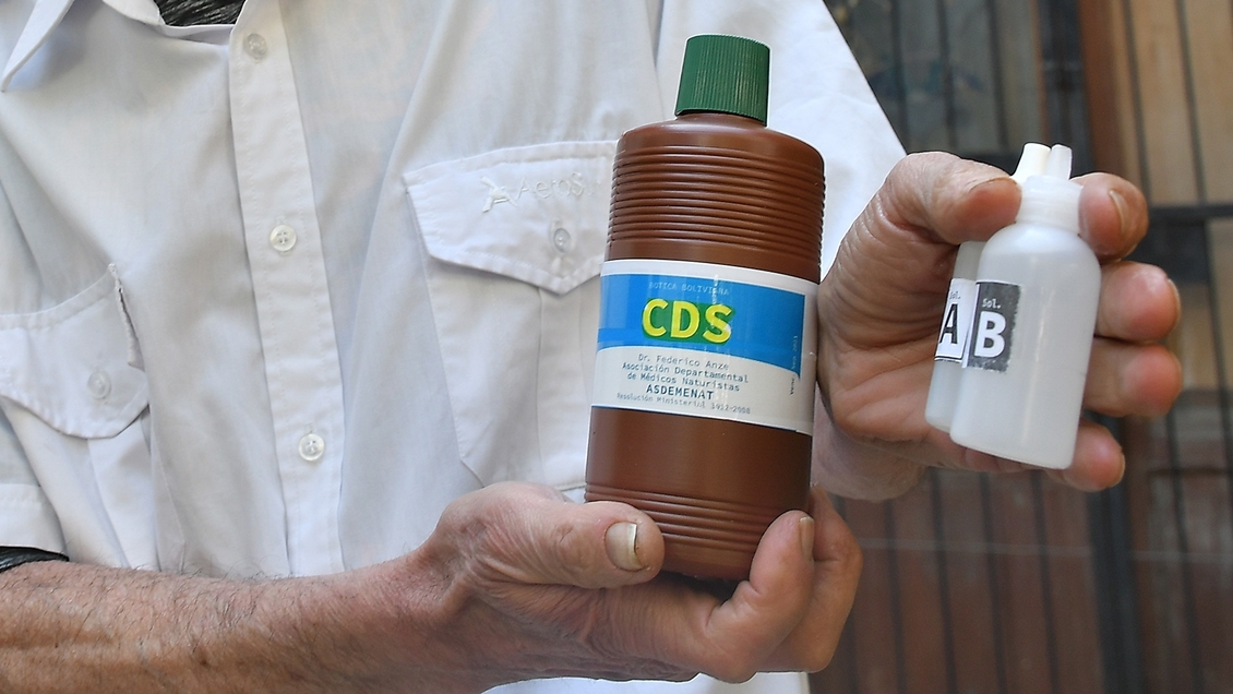 El polémico uso del dióxido de cloro en Bolivia para tratar el Covid-19