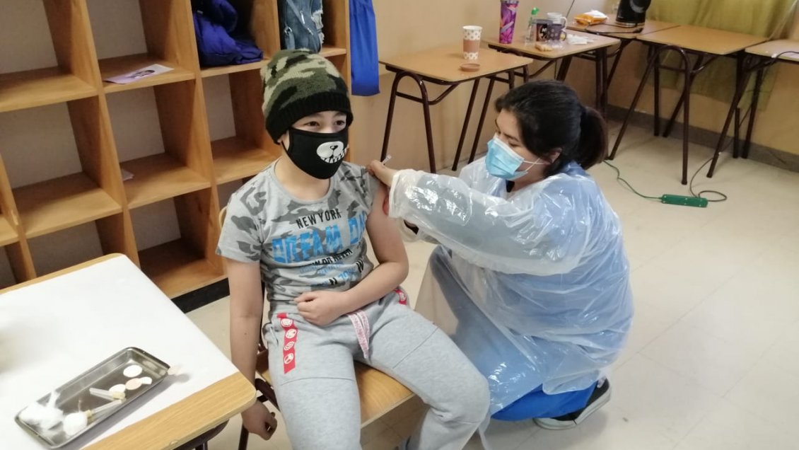 Con especial cuidado por el Covid-19, continúa la Campaña de Vacunación Escolar en Punta Arenas