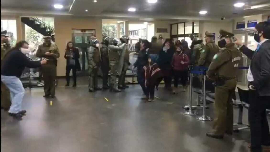 Toma y desalojo del Registro Civil de Temuco dejó 11 detenidos