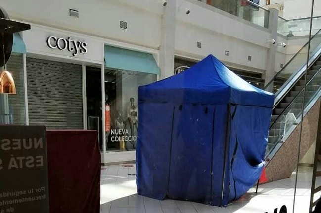 Hombre murió mientras bajaba escalera mecánica de mall en Talcahuano