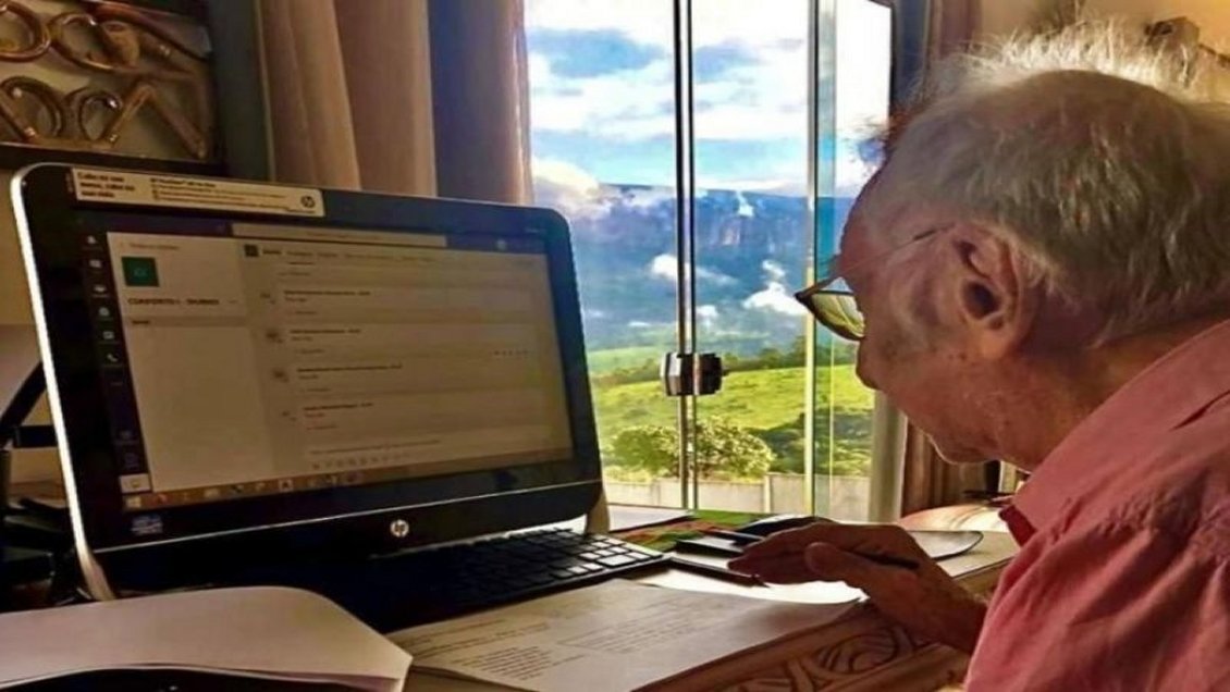 Tiene 92 años y estudia arquitectura online por el Covid-19: 