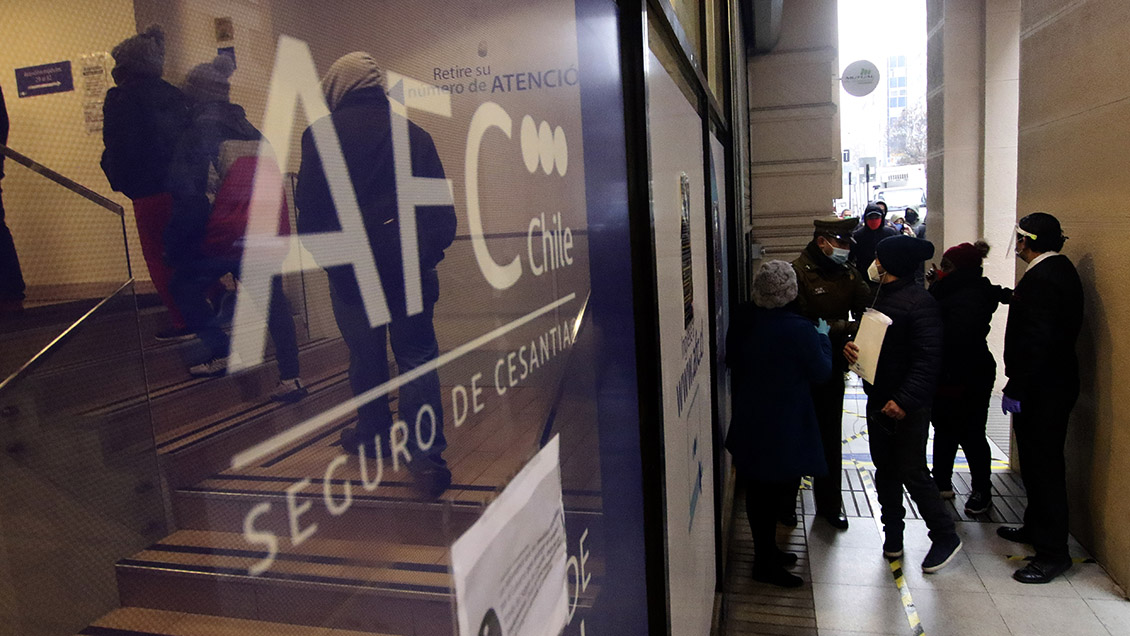 Desempleo alcanzó el 12,2 por ciento: Cesantes bordean el millón