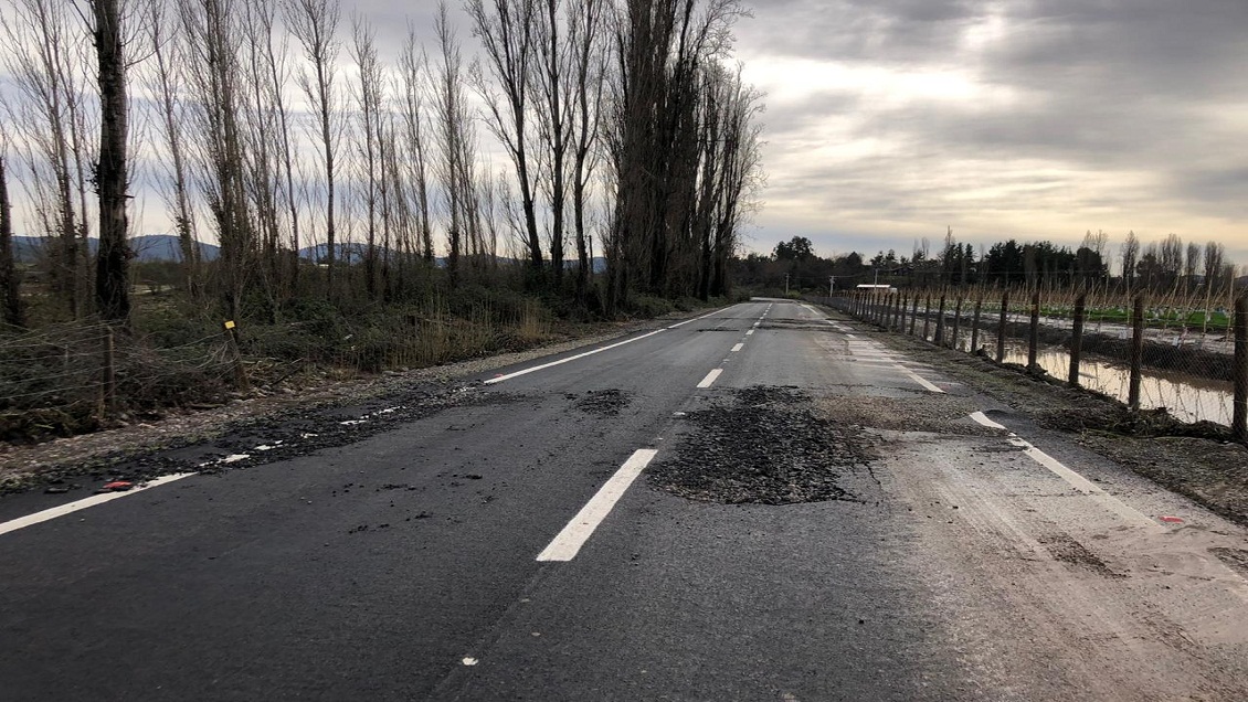 Vecinos denuncian graves daños en ruta de Pencahue Cooperativa.cl