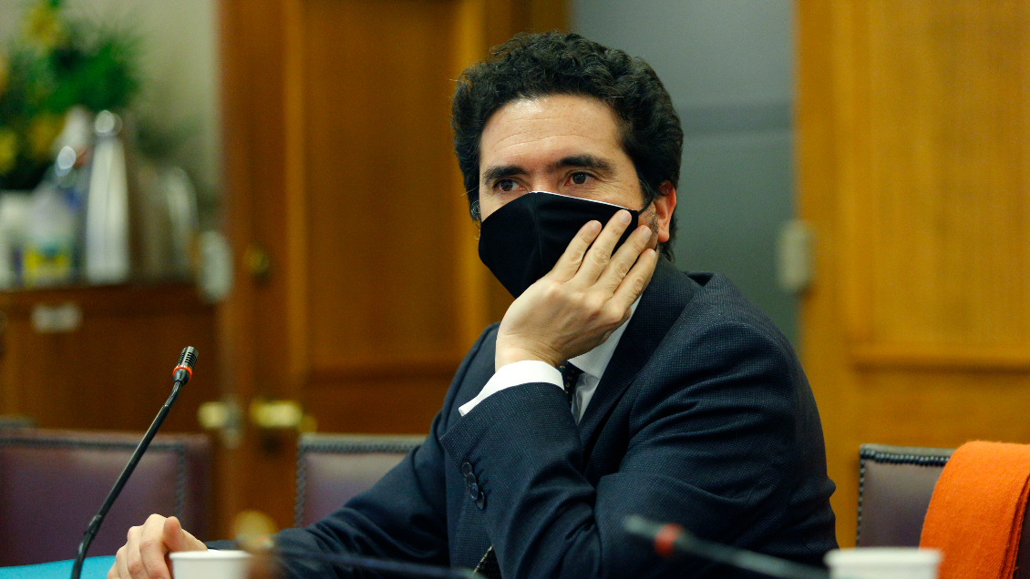 Ministro Briones descartó suspender tramitación de proyecto tributario pese a petición del Senado