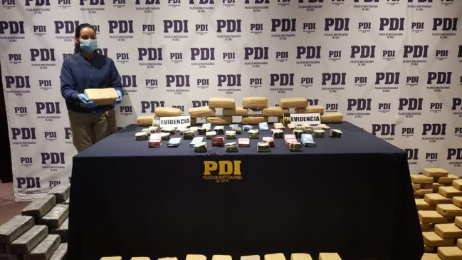 Alto Hospicio: Pareja fue atrapada con más de 222 kilos de droga