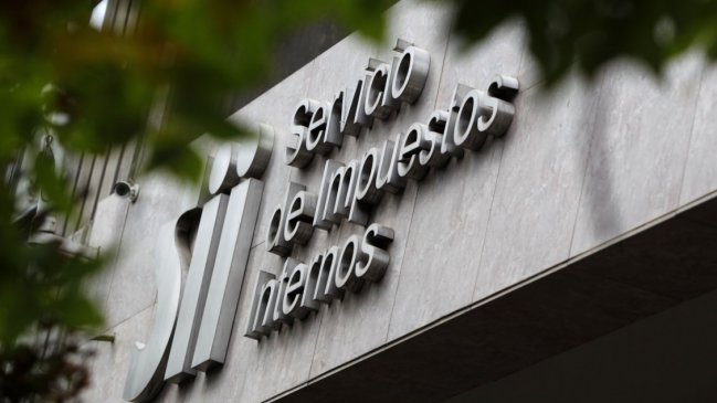 Senadores citan al director del SII por problemas en entrega del Bono Clase Media