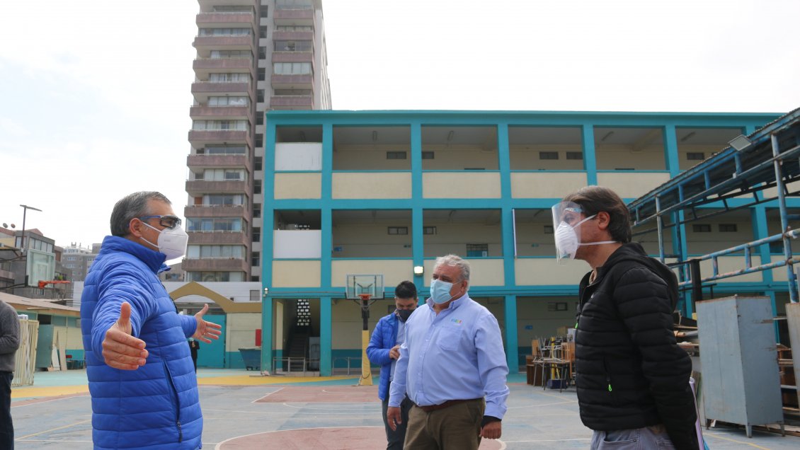 Habilitan Ex Liceo A-11 de Iquique para solicitud presencial del retiro del 10%