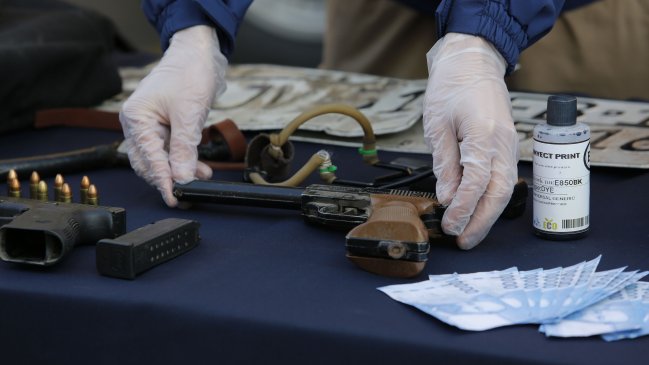 PDI incautó drogas y armas de fuego en masivo operativo en la Región Metropolitana