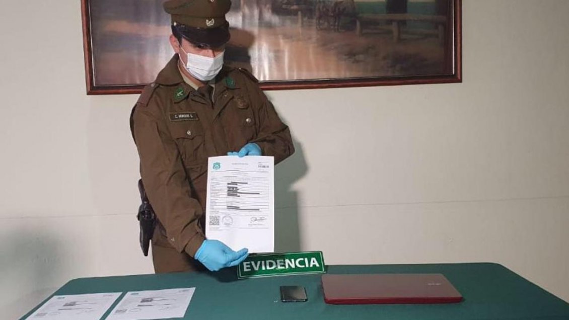 Detienen a sospechoso de vender medio millar de salvoconductos y permisos únicos colectivos en Antofagasta