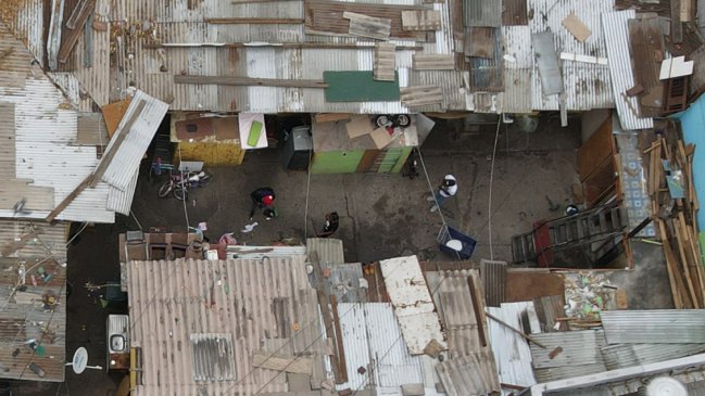 Informe Movid-19 pide considerar el hacinamiento como factor antes de avanzar con plan 