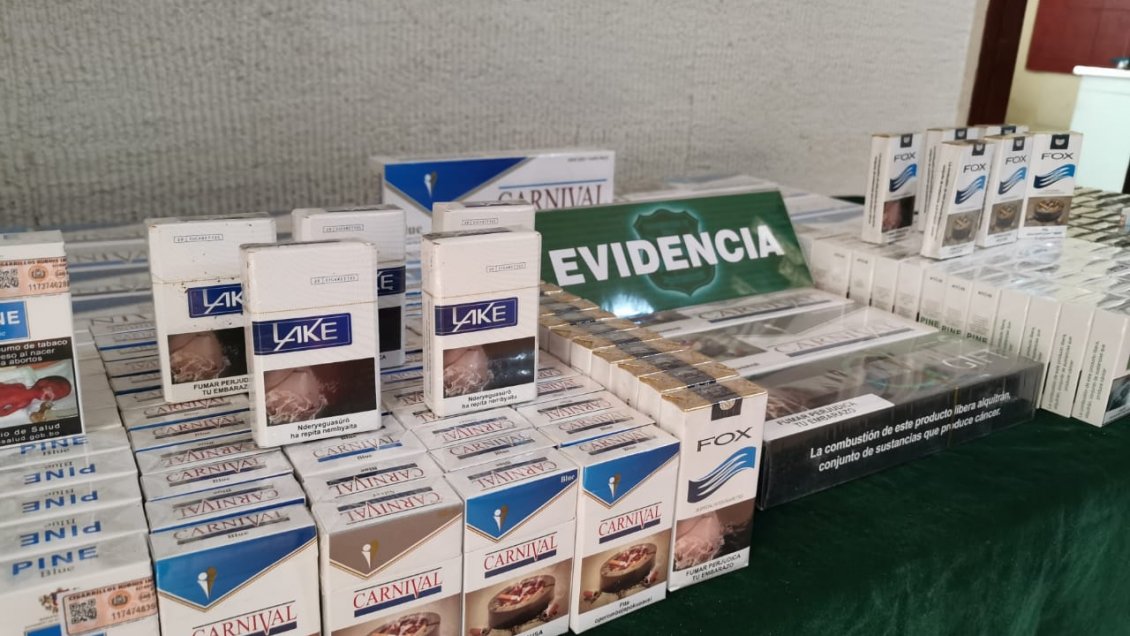 Mujer que vendía cigarros en feria de Calama fue detenida por contrabando