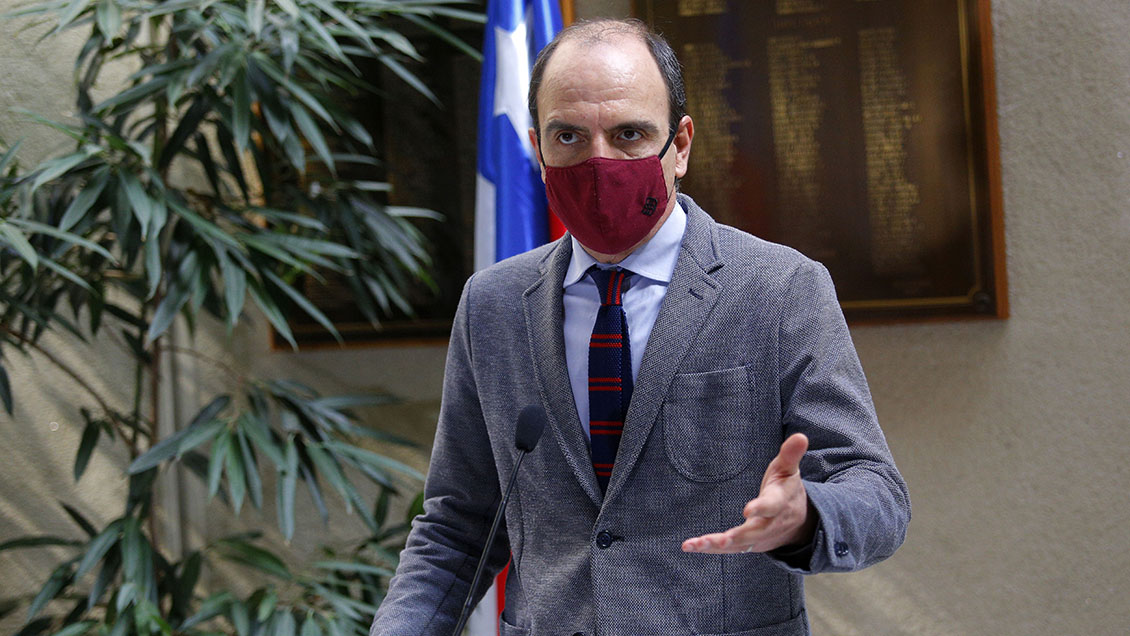 Ministro Monckeberg: Impuesto a los 