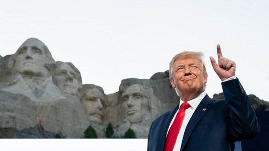 Trump sueña con poner su cara en el Monte Rushmore y cree que lo merece