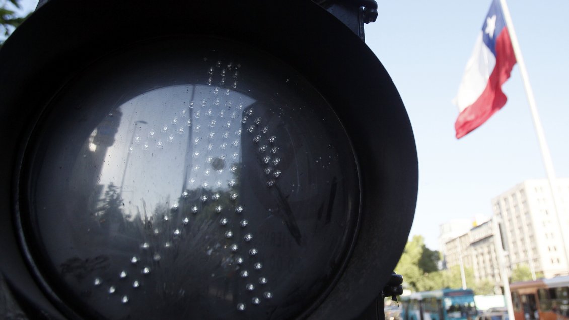 Corte de luz en sectores de Santiago afectó a 350 mil clientes