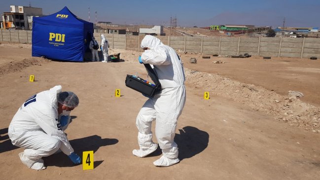 Prisión preventiva para presuntos autores de crimen en sitio eriazo de Alto Hospicio