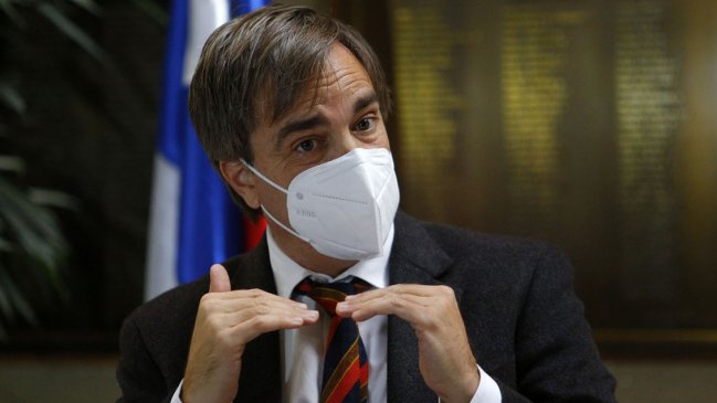 Luciano Cruz-Coke: Me parece tremendo que contagiados puedan ir a votar