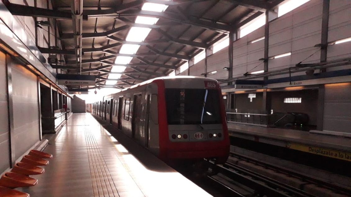 Estación Macul del Metro de Santiago reabrió sus puertas