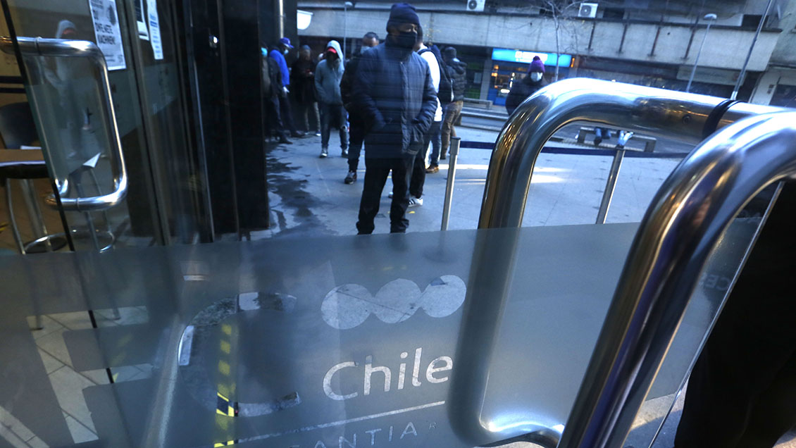 Desempleo en el Gran Santiago: Ocupados registran su mayor caída en 38 años