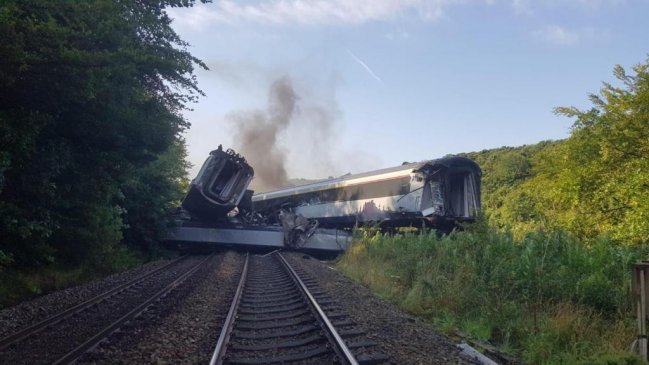   Descarriló un tren de pasajeros en Escocia 
