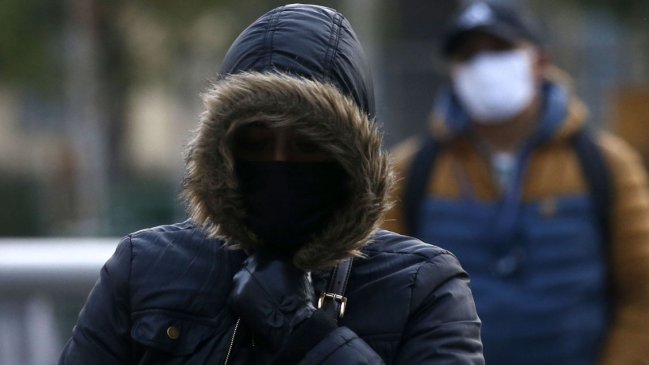 El frío se toma las mañanas el fin de semana: Pronostican mínimas bajo cero para la Región Metropolitana