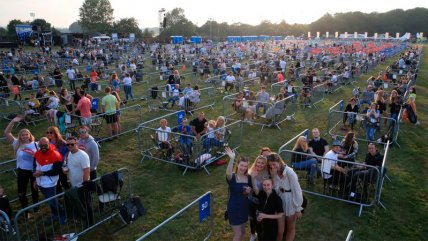   Así fue el primer concierto con distanciamiento social en Inglaterra 