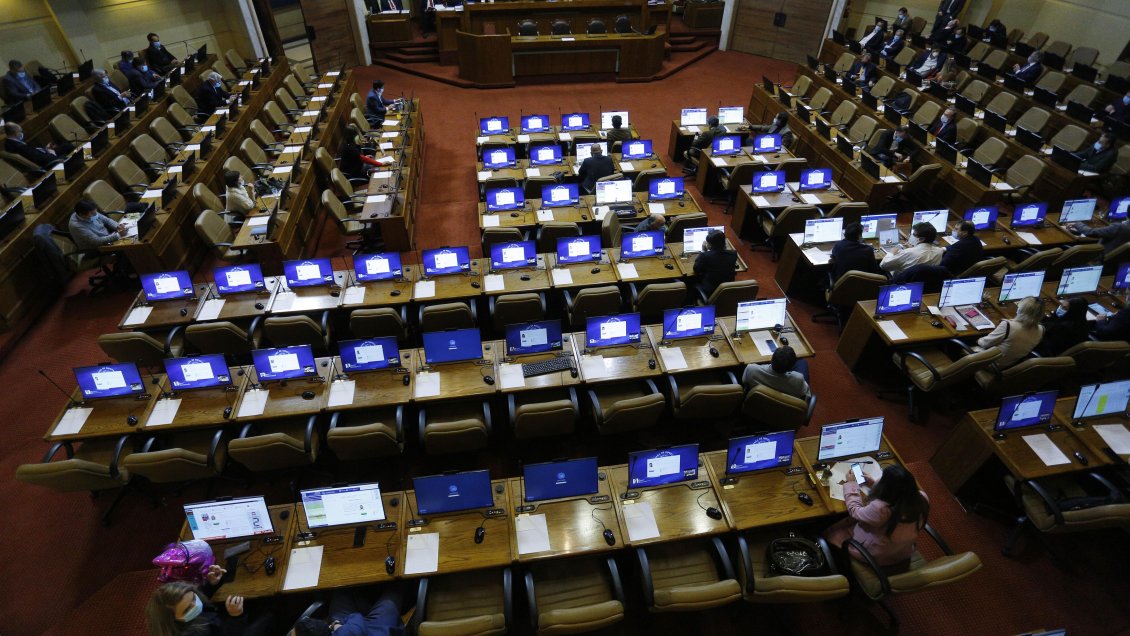 Gobierno propone bajar de 155 a 134 diputados y eliminar la 