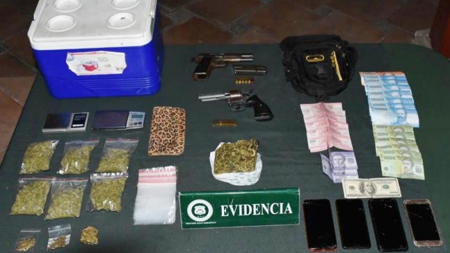 Con disparos al aire en la vía pública: Sujetos intimidaron a dos mujeres en Iquique